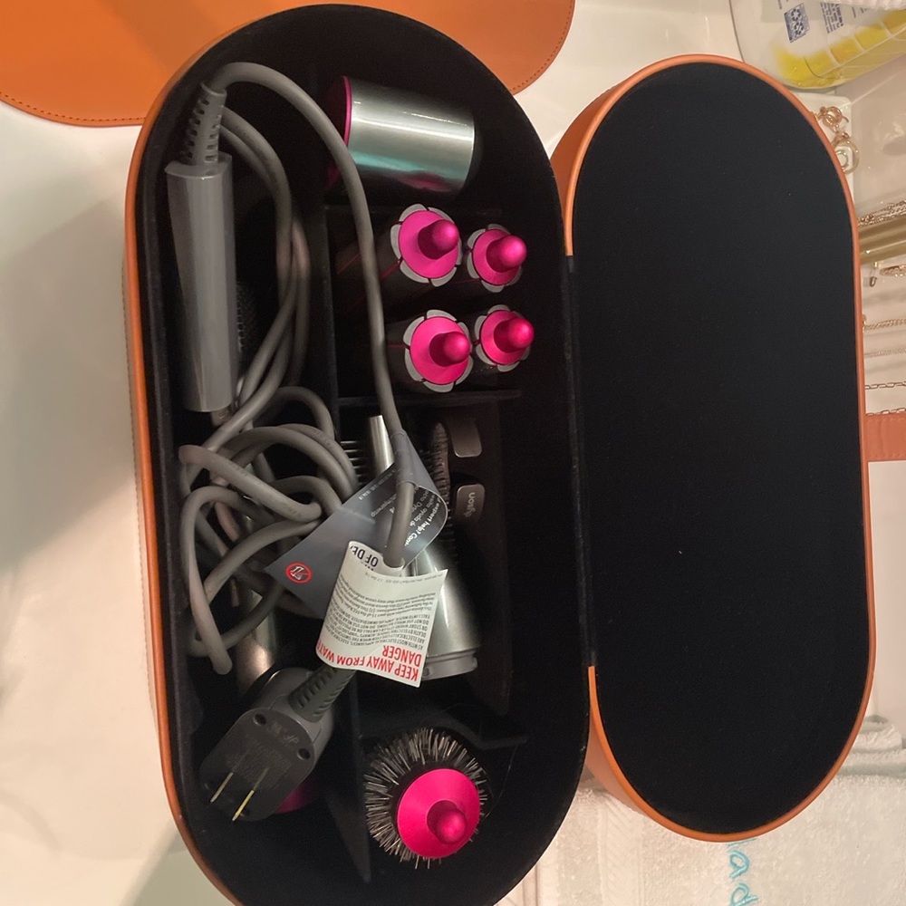 DYSON AIR WRAP NEVER OPENED